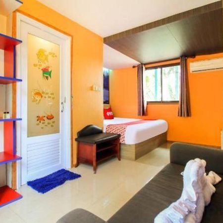 Oyo 271 The Resort Romklao Bangkok Luaran gambar