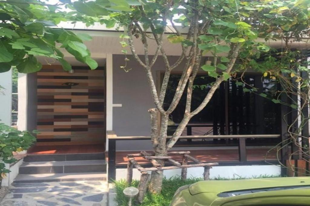 Oyo 271 The Resort Romklao Bangkok Luaran gambar