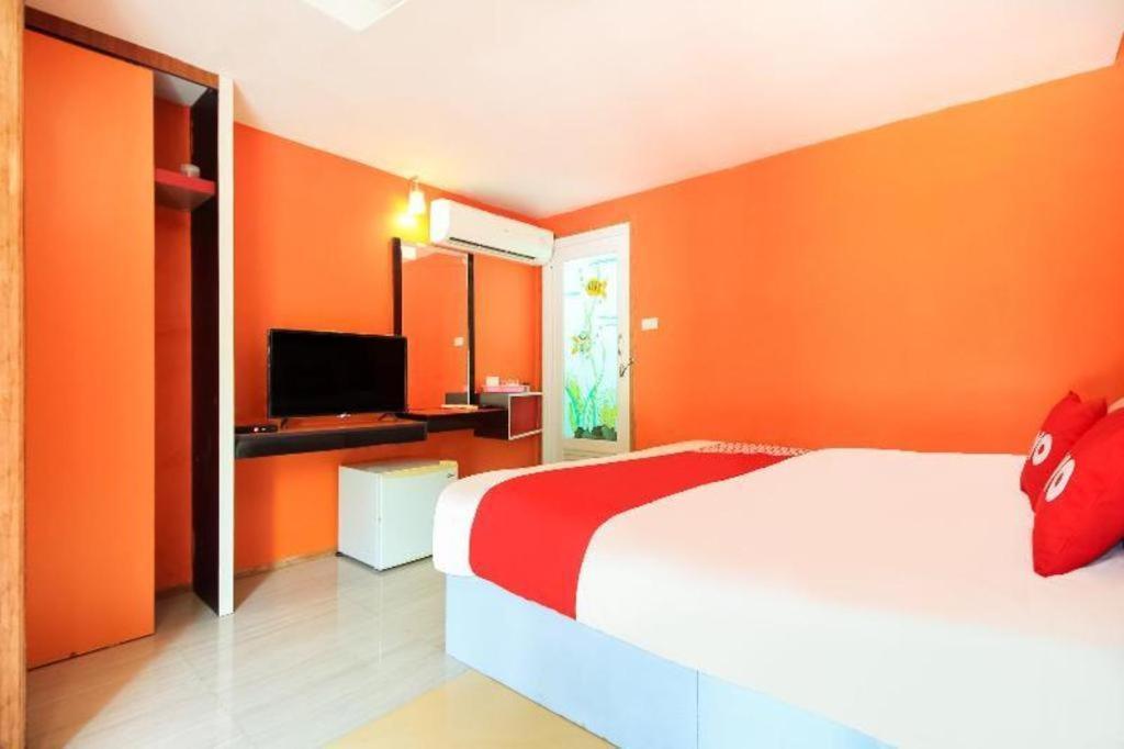 Oyo 271 The Resort Romklao Bangkok Luaran gambar