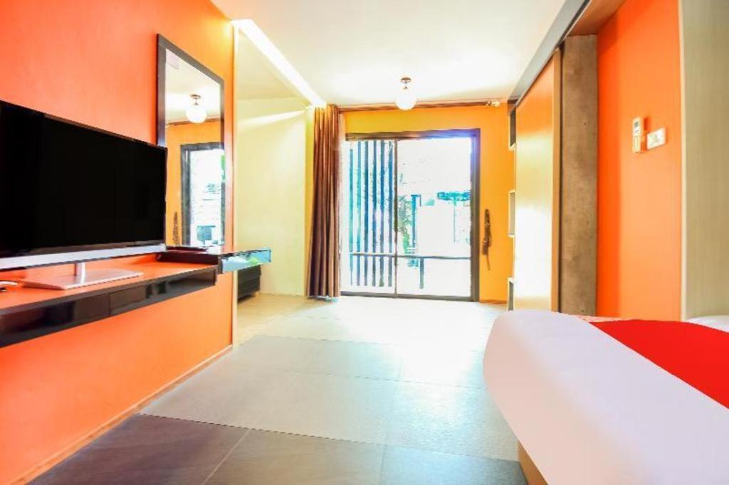 Oyo 271 The Resort Romklao Bangkok Luaran gambar