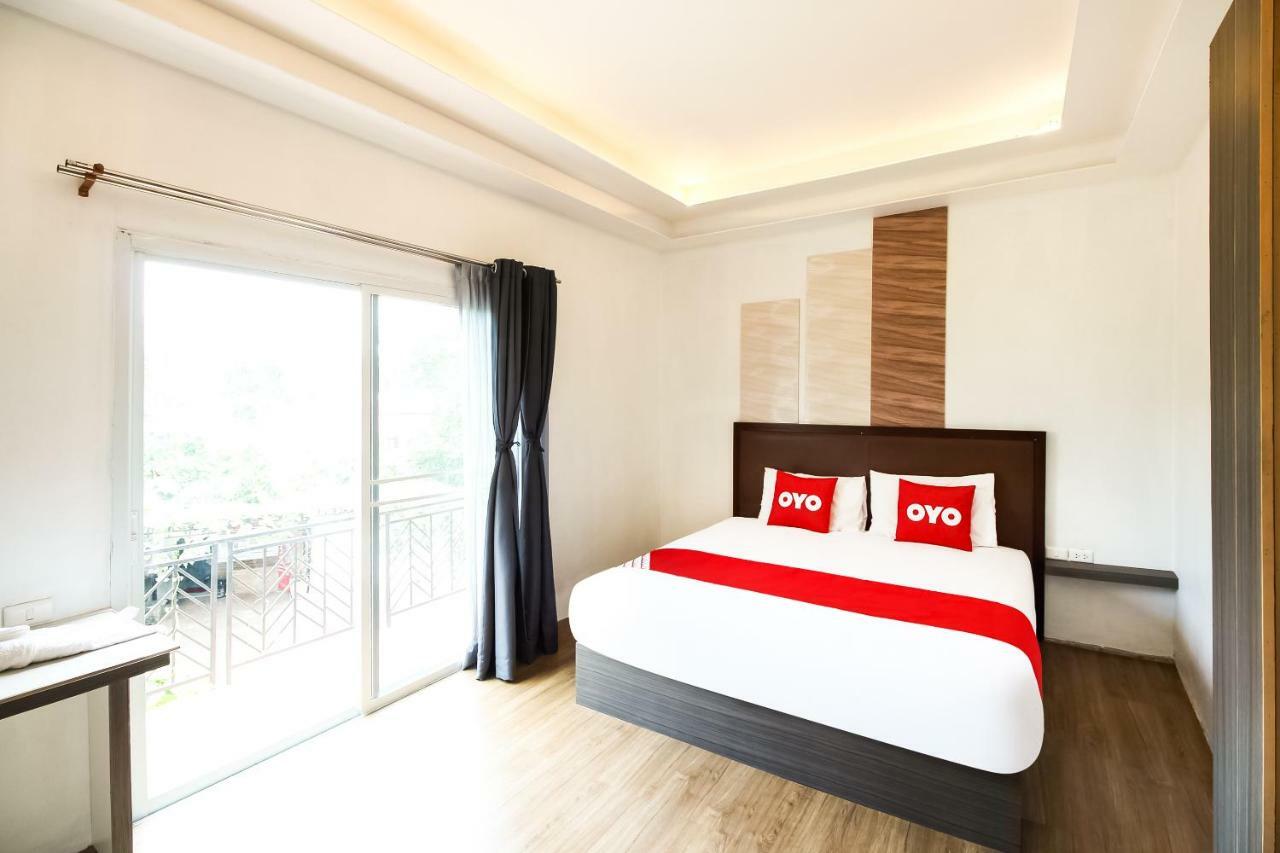 Oyo 271 The Resort Romklao Bangkok Luaran gambar