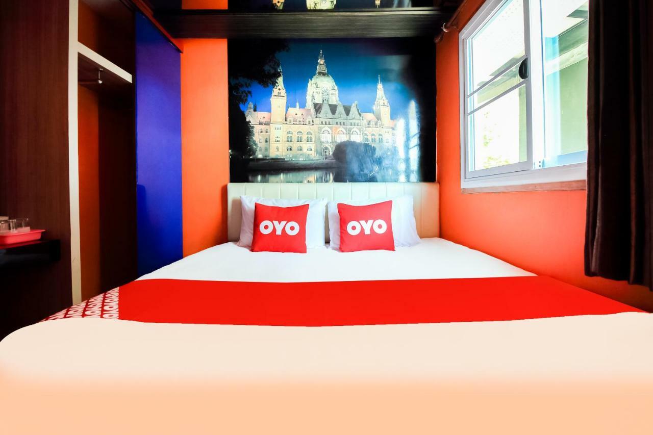 Oyo 271 The Resort Romklao Bangkok Luaran gambar